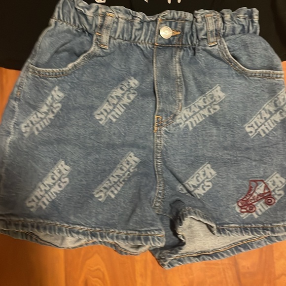 Stranger Thing - Picture 2 of 4